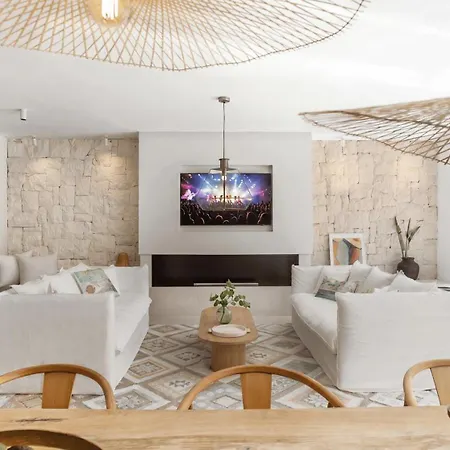 Ferienhaus Vacation I Casa Savia, Private Pool, Bbq, Renovated In 2024, Luxury Ample Interiors, Next To Restaurants, 10min Walk To The Marbella