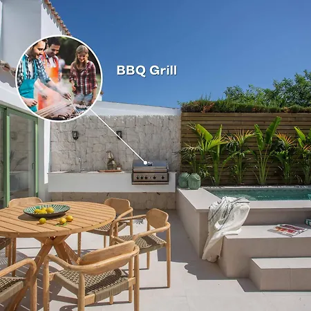 Vacation I Casa Savia, Private Pool, Luxury Interiors, 10min Walk To The