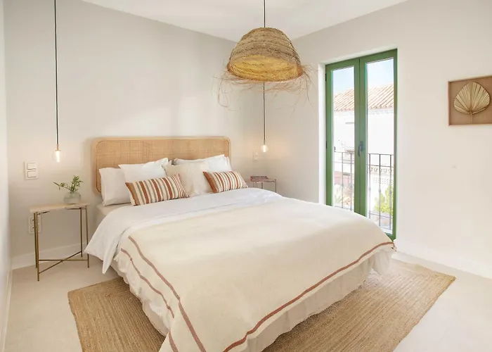 Vacation I Casa Savia, Private Pool, Luxury Interiors, 10min Walk To The