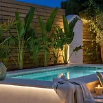 Сasa de vacaciones Vacation I Casa Savia, Private Pool, Bbq, Renovated In 2024, Luxury Ample Interiors, Next To Restaurants, 10min Walk To The Marbella