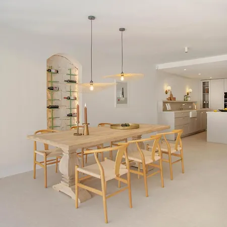 Vacation I Casa Savia, Private Heated Pool, Luxury Interiors, 10min Walk To The * מארבלה