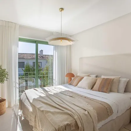 Vacation I Casa Savia, Private Heated Pool, Luxury Interiors, 10min Walk To The *