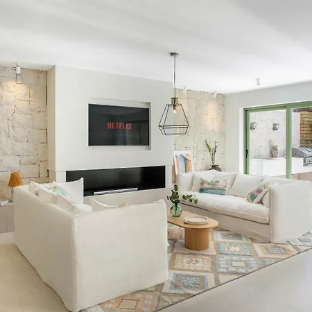 Vacation I Casa Savia, Private Heated Pool, Luxury Interiors, 10min Walk To The Marbella