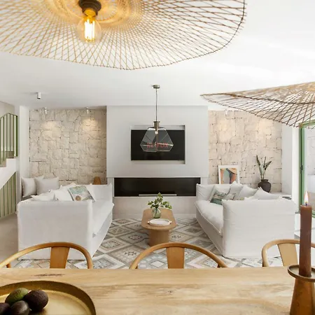 Vacation I Casa Savia, Private Heated Pool, Luxury Interiors, 10min Walk To The Holiday home