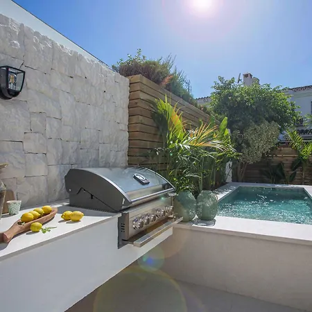 Vacation I Casa Savia, Private Heated Pool, Luxury Interiors, 10min Walk To The בית נופש מארבלה