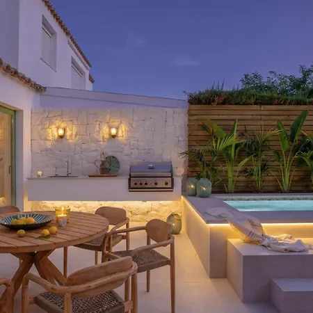 Vacation I Casa Savia, Private Pool, Bbq, Renovated In 2024, Luxury Ample Interiors, Next To Restaurants, 10min Walk To The