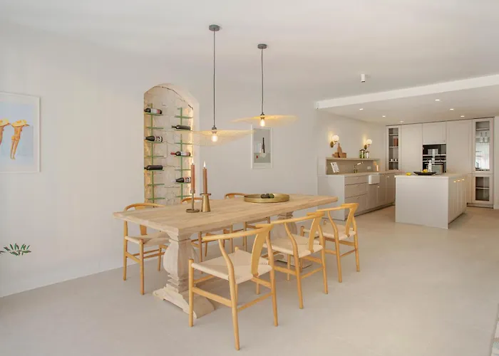 Vacation I Casa Savia, Private Pool, Luxury Interiors, 10min Walk To The * Marbellac