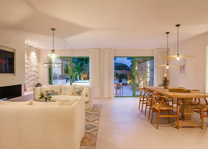 Vacation I Casa Savia, Private Pool, Luxury Interiors, 10min Walk To The * Marbellac