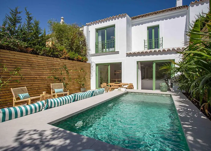 Vacation I Casa Savia, Private Pool, Luxury Interiors, 10min Walk To The