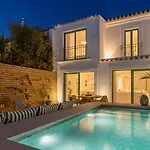 Vacation I Casa Savia, Private Pool, Bbq, Renovated In 2024, Luxury Ample Interiors, Next To Restaurants, 10min Walk To The